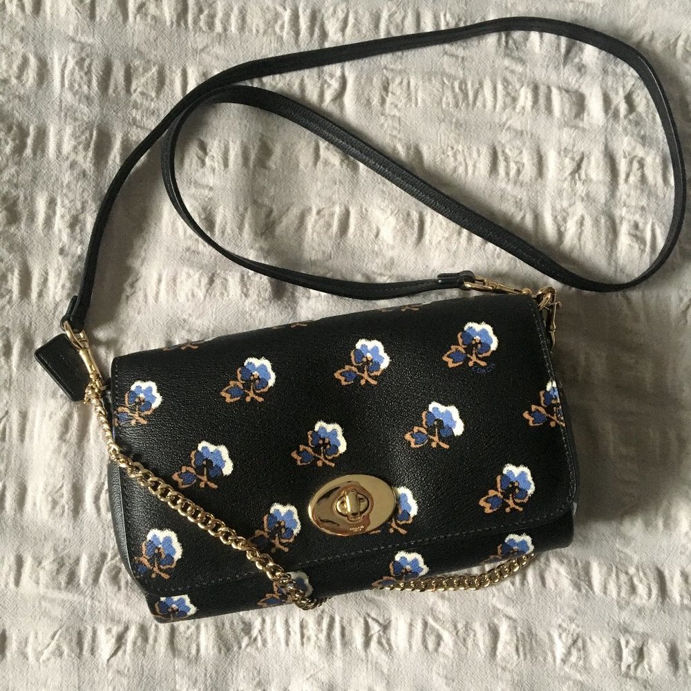 NWOT Coach leather crossbody bag